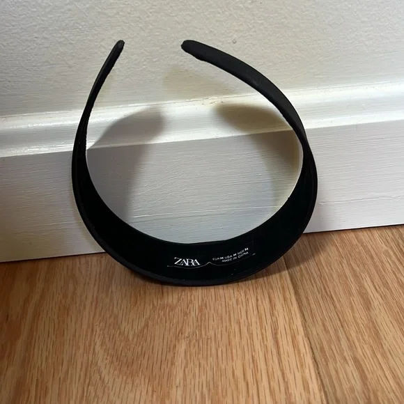 Zara medium black headband. - Picture 4 of 5